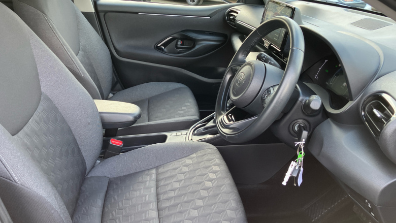 Toyota Yaris 1.5 Hybrid Design 5dr CVT Hybrid Hatchback